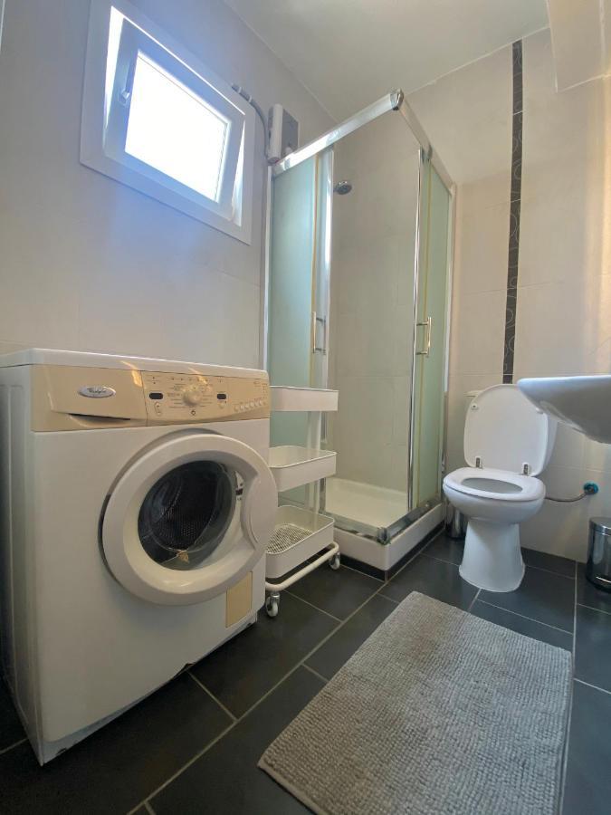 Lovely , Cozy , Modern Seaside Apartment 拉纳卡 外观 照片